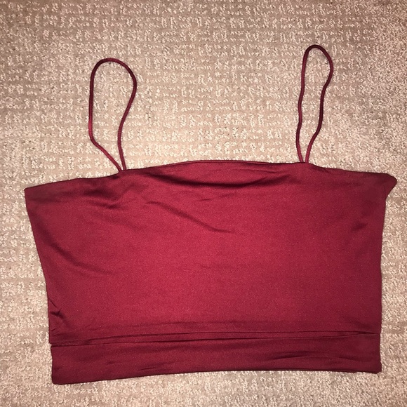 ❌SOLD❌NWOT Maroon cutout crop top - Picture 4 of 5